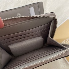【新品】マイケルコース　折りたたみ財布 定価44,000円ホワイト系×グレー系