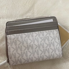 【新品】マイケルコース　折りたたみ財布 定価44,000円ホワイト系×グレー系