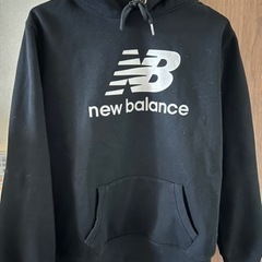 【決まりました】New Balance フード付きトレーナー Lサイズ