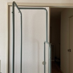 IKEA 洋服ラック オリーブ色 NIKKEBY（6月25日に受...