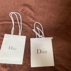 Diorの紙バッグ