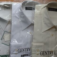 ワイシャツ（ホワイト）未使用品　長そで（１着４００円です）