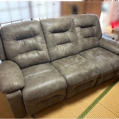 【再値下げ】外国製リクライニングソファー