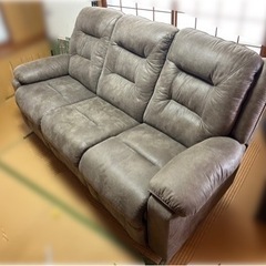 【再値下げ】外国製リクライニングソファー
