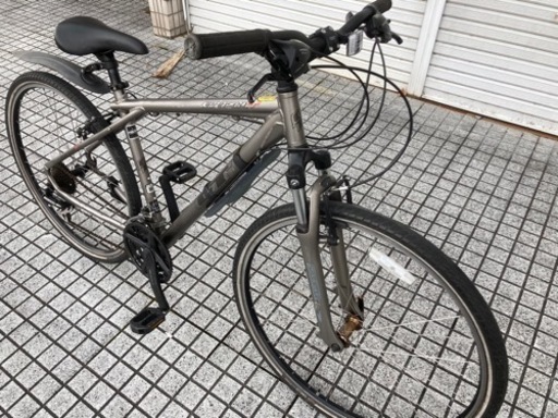 クロスバイク】3x8段変速 700x40cタイヤ スタンド、泥除け付 若林