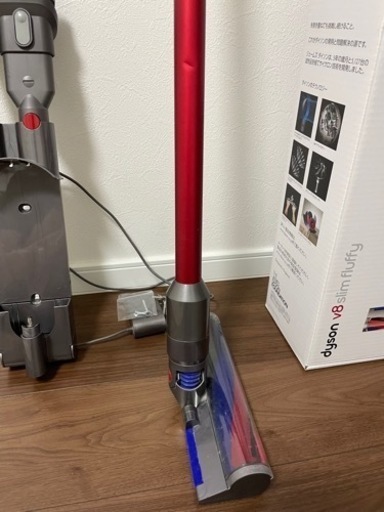 DYSON ダイソン　V8 Slim Fluffy コードレススティッククリーナー SV 10K SLM