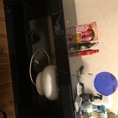 テレビ台　黒ピアノ張