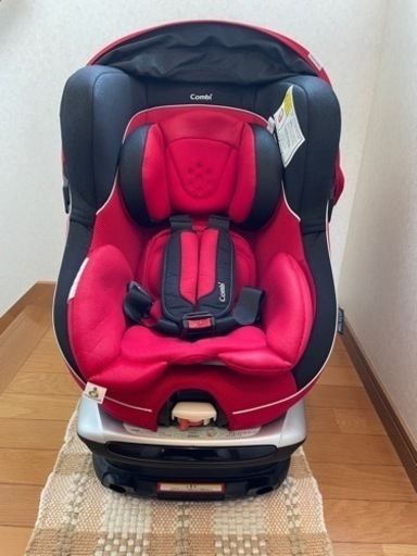 【取引完了】コンビ ラクティアターン  チャイルドシート レッド