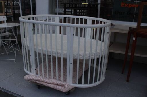 ストッケ 　stokke  スリーピーベッド v3  シミ有り　18万円前後のお品物　エキスパート藤沢辻堂店