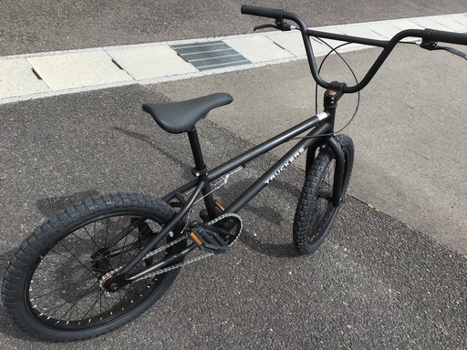 整備済　中古自転車タイヤ.チェーン新品　トラッカーズ
