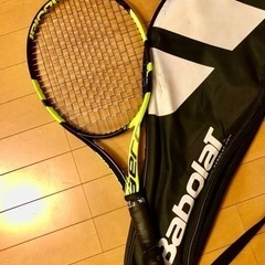 テニスラケット  バボラ　ピュアアエロ　ガットはほぼ新品