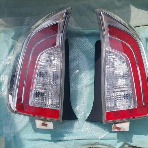 30プリウス 後期テールレンズ左右セット