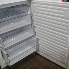 セール中につき、通常特価39,578円より10,000円引きの29,578円!　2022年製　TWINBIRD　2ドア冷蔵庫　HR-F915　146L　ホワイト　ノンフロン冷凍冷蔵庫