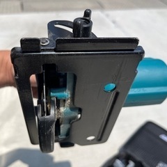 マキタ10.8vインパクト バッテリー2個 DIYに便利な丸鋸付き！ 7月末