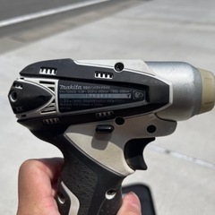 マキタ10.8vインパクト バッテリー2個 DIYに便利な丸鋸付き！ 7月末