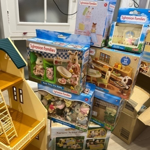 引っ越しの為明日まで 大量のシルバニアファミリー