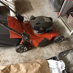 芝刈り機　　エンジン式　　自走