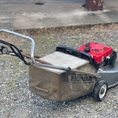 ホンダ　芝刈り機　自走式　