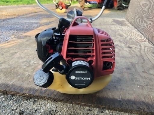 ゼノア エンジン刈払機　BC2211EZ　ZENOAH 中古　 草刈機 2ストローク 草刈り機　 ゼノア エンジン刈払機 BC2211ST-DT-EZ(ツーグリップ) ウエダ金物
