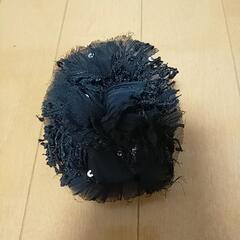 黒のコサージュ