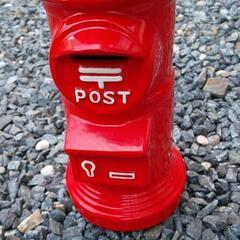 郵便ポスト型の 貯金箱