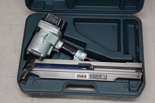 日立工機 90mm丸釘打機 NR90A2 (D4966aaxY)