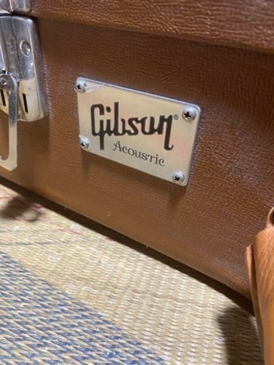 決まりました Gibsonアコースティック純正ハードケース
