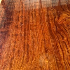 一枚板の机 おそらくかりん