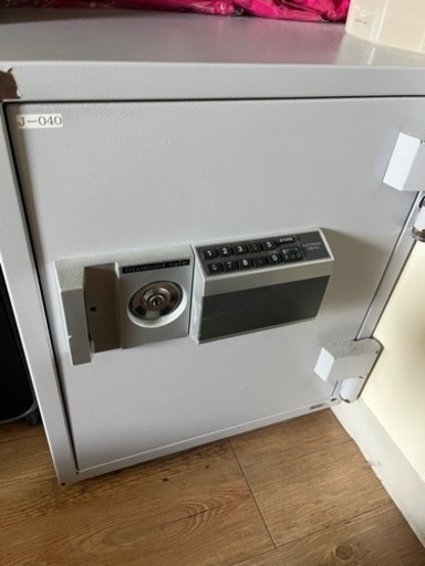 金庫、値下げ中
