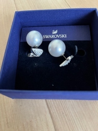 SWAROVSKI  ピアス