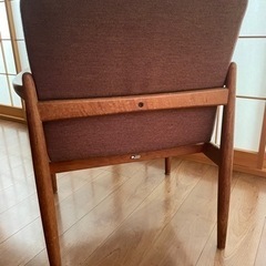 カリモク　チェア　サイズ　64.5D x 70W x 70H cm