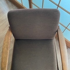 カリモク　チェア　サイズ　64.5D x 70W x 70H cm