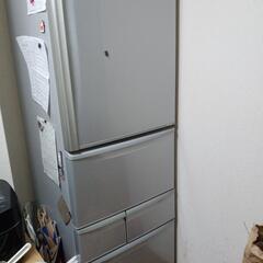 冷蔵庫、4000円にて差し上げます。