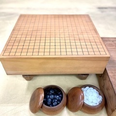 囲碁 碁盤 碁石 箱付 白168 黒173 ボードゲーム