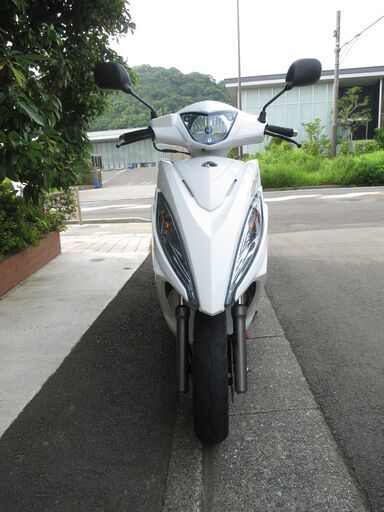 キムコ　GP125i 実働中古美車　バッテリーフル充電済　オイル交換後渡し　バフ磨き済み　ナンバー登録書類あり