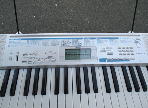 ☆カシオ CASIO LK-311 光ナビゲーションキーボード HIKARI KEYBOARD◆すぐ弾ける！楽しく歌えるマイク付き！