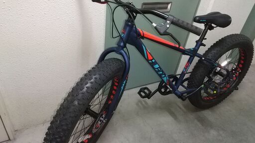 新品マウンテンバイク