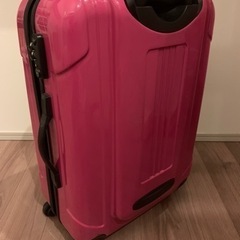 キャリーケース　スーツケース　ピンク