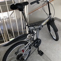 超美品　20インチ　折りたたみ自転車　切り替え6段　サスペンション付き　防犯登録解除済み