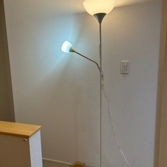 IKEA スタンドライト　LED電球付