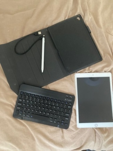 iPad 第6世代 32GB wi-fi ゴールド