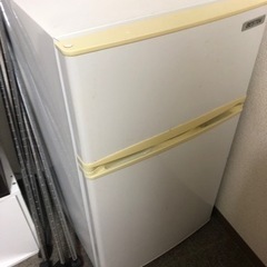 2017年式　Bestek 85L 冷蔵庫　2ドア　単身用