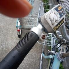 電動三輪車は、乗っています。訳ありスイッチを加工してあります。後ろ 