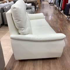 MANA casaの三人掛けソファーです