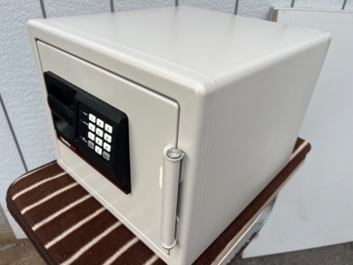 セントリー テンキータイプ 耐火金庫 SB0507 ☆Sentry Safe☆セントリー☆耐火金庫☆テンキー式☆SB0507☆