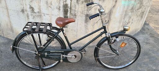 昭和レトロのヴィンテージ自転車（室内保管）メッキ部分に輝きの残る