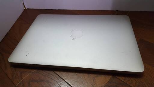 Apple MacBook Pro A1502 本体のみ　ACアダプターがないため動作未確認　凹み2カ所あり　ジャンクにて