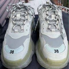 【1回使用】BALENCIAGA TRIPLE S  サイズ38...