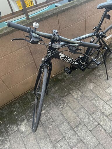 リサイクルショップどりーむ荒田店　No801 エコNo16604X クロスバイク　AIRON　２８インチ　ギア前後切り替え付き♪　マットブラックカラー リサイクルショップどりーむ荒田店 No801 エコNo16604X クロスバイク