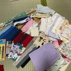 【再出品】手芸セット　ファスナー、布など